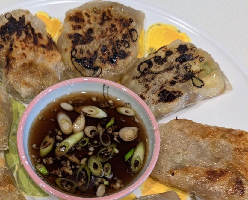 Rice Paper Dumplings with Dipping Sauce